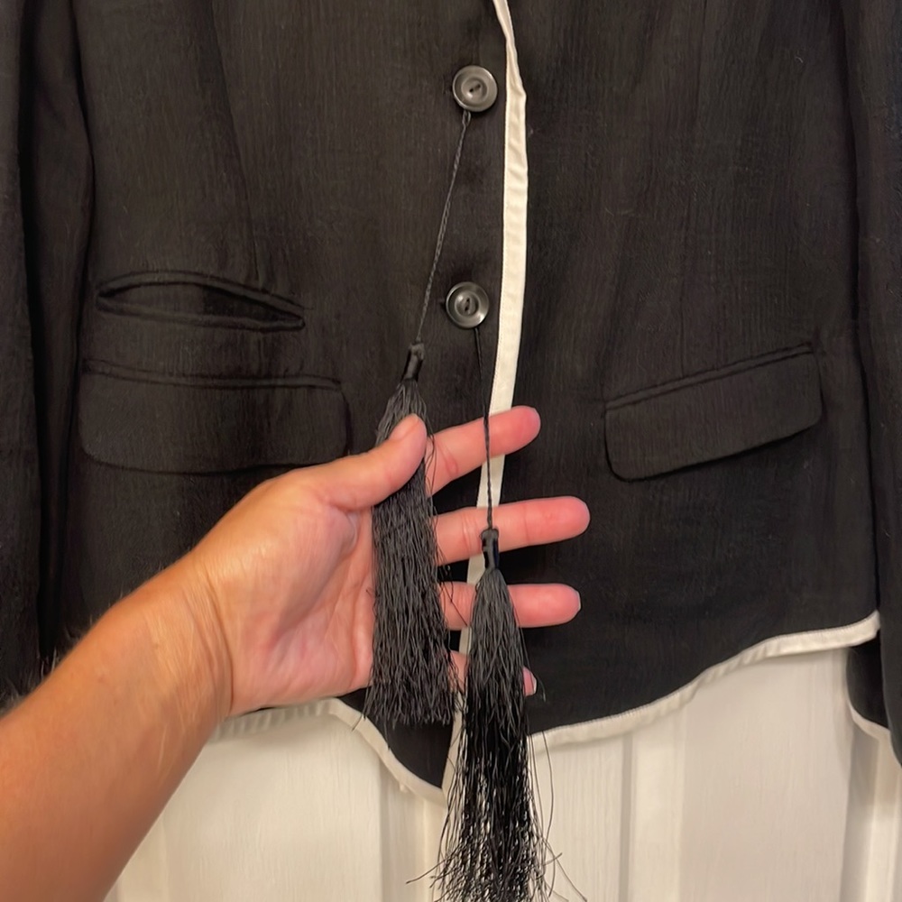 Elizabeth and James linen blazer - Picture 7 of 16